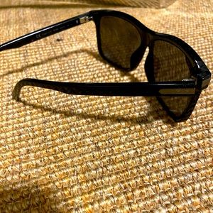 Rectangle Polaroid sunglasses (black)